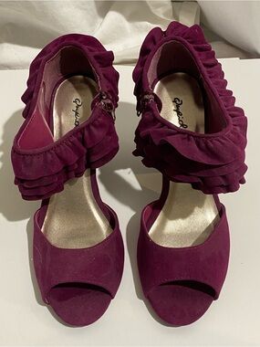 Qupid Women's 7.5 Magenta Purple Coquette Ruffle Ankle Strap Peep Toe Cone Heels